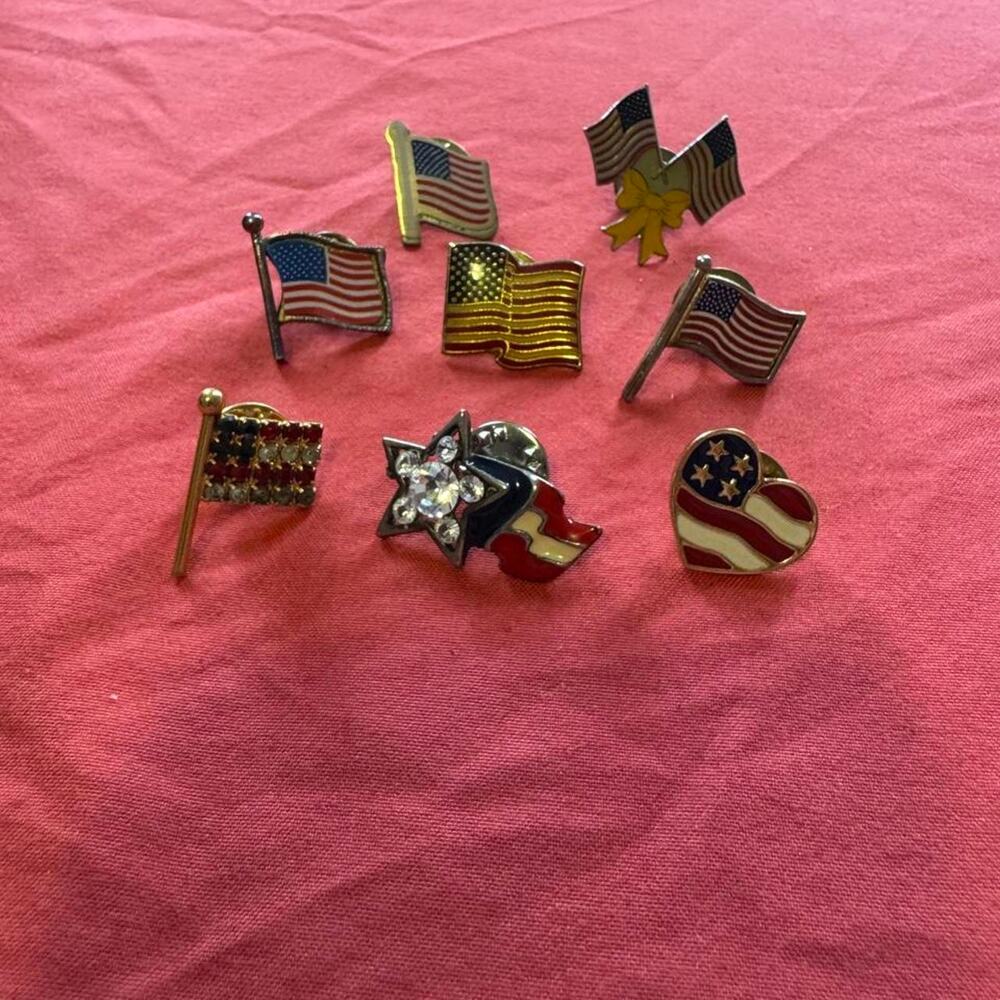 Lot of 8 Vintage American flag pins with Stars and Stripes